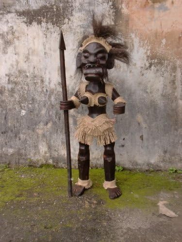 Femeie Primitivă Tiki Warrior șef cu suliță 28 - Art tribal | LGE2400270