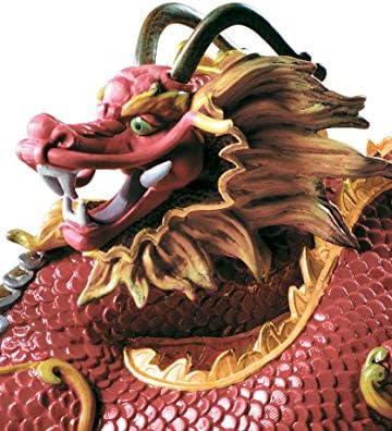 Lladró Majestic Dragon Sculpture. Dragon de porțelan.